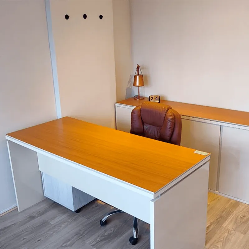 Mesa de atendimento do consultório